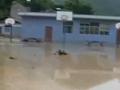 陕西降雨致山石滑落 道路中断